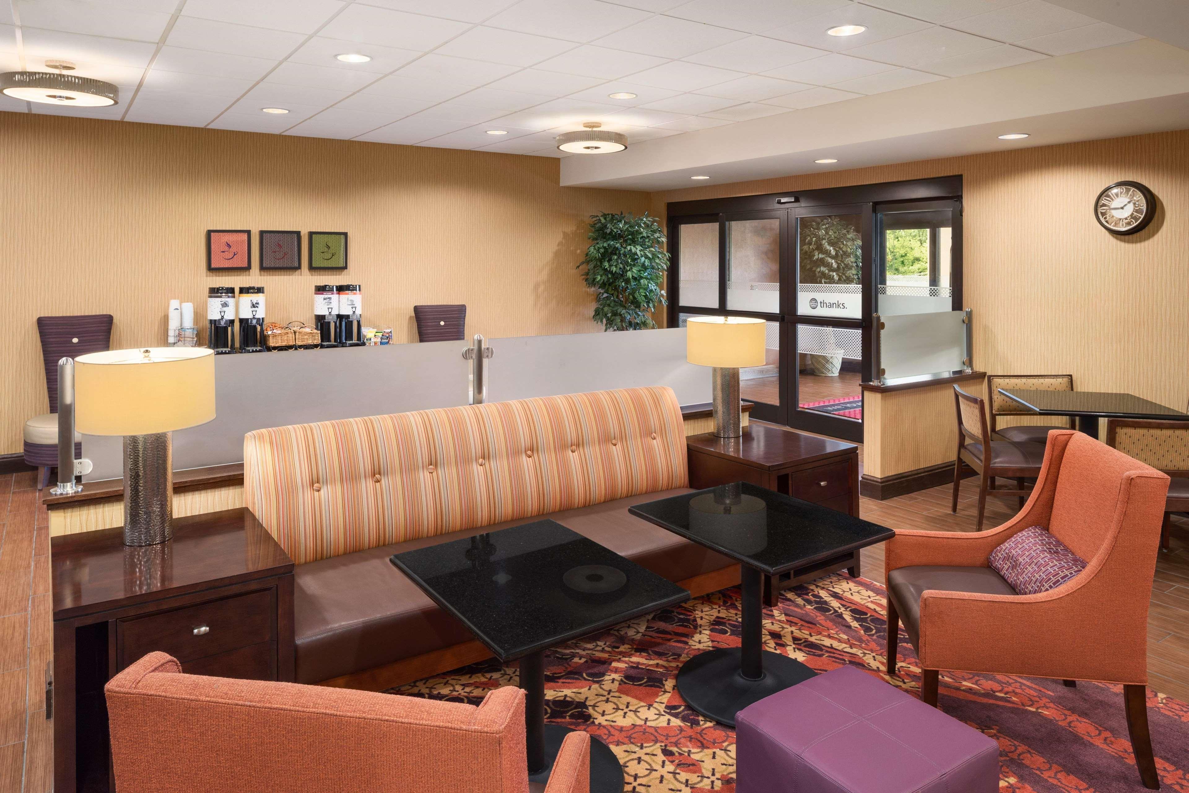 Hampton Inn Belle Vernon Eksteriør bilde