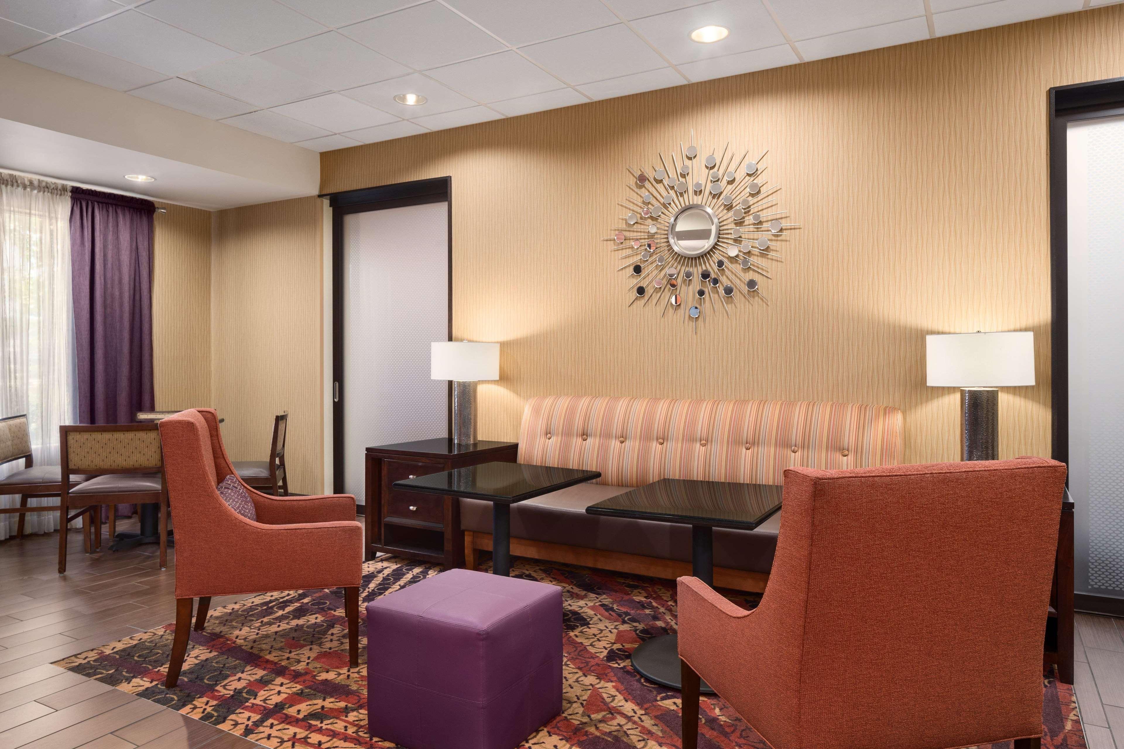 Hampton Inn Belle Vernon Eksteriør bilde