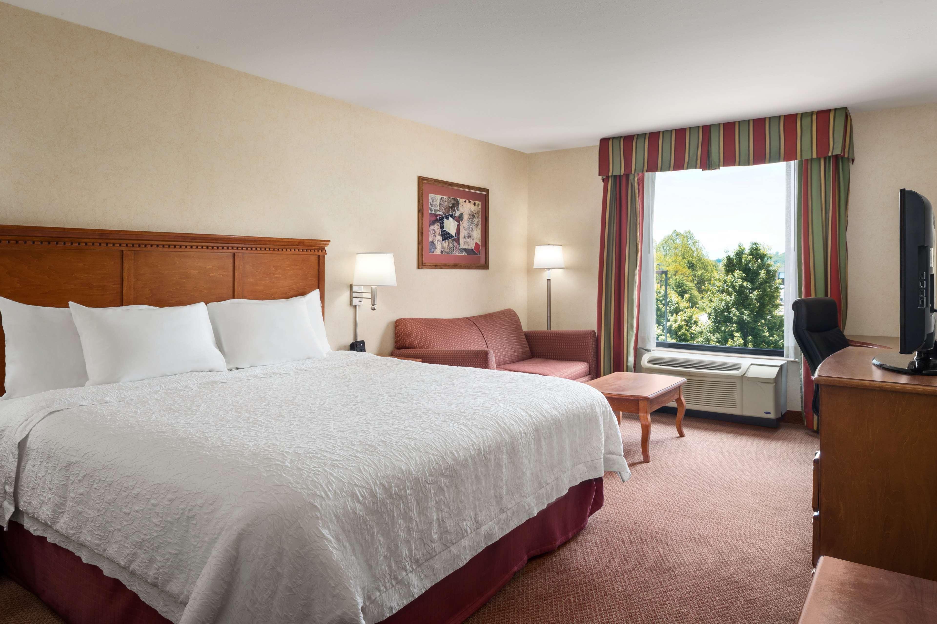 Hampton Inn Belle Vernon Eksteriør bilde